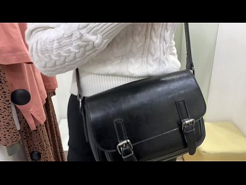 ❤️ Masturbación pública de la joven zorra FeralBerry con un consolador en el probador ️ Video de porno en es.serviporno.ru ❌️